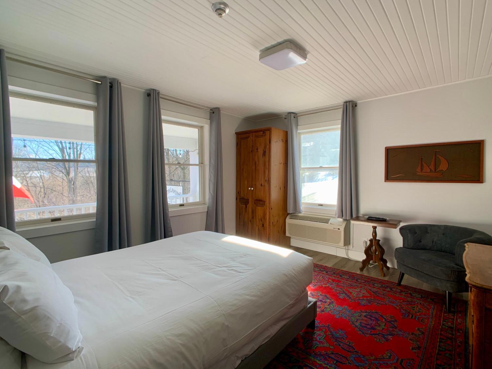 Inn South Landing